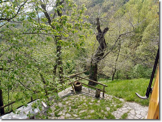 Clicca per scorrere le foto originali ingrandite