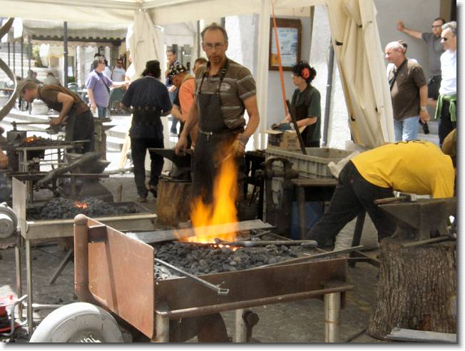 Clicca per scorrere le foto originali ingrandite