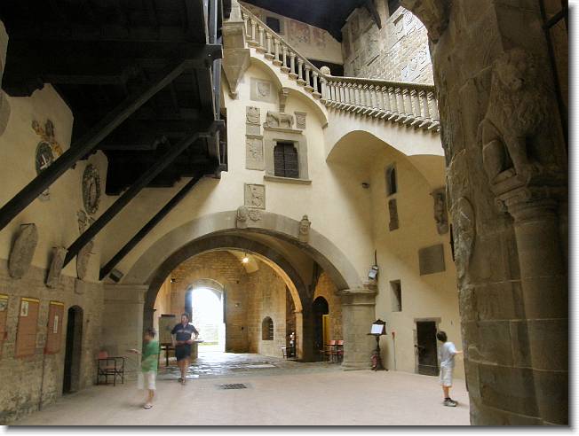 Clicca per scorrere le foto originali ingrandite