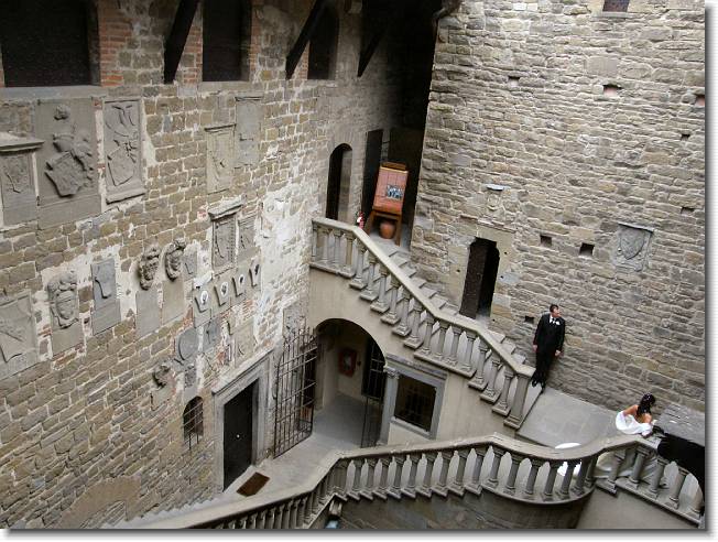 Clicca per scorrere le foto originali ingrandite