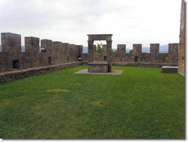 Clicca per scorrere le foto originali ingrandite
