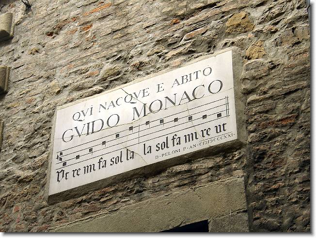 Clicca per scorrere le foto originali ingrandite