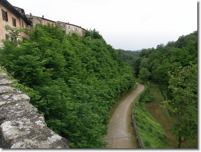 Clicca per scorrere le foto originali ingrandite