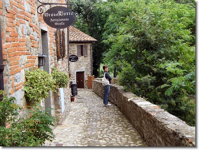 Clicca per scorrere le foto originali ingrandite