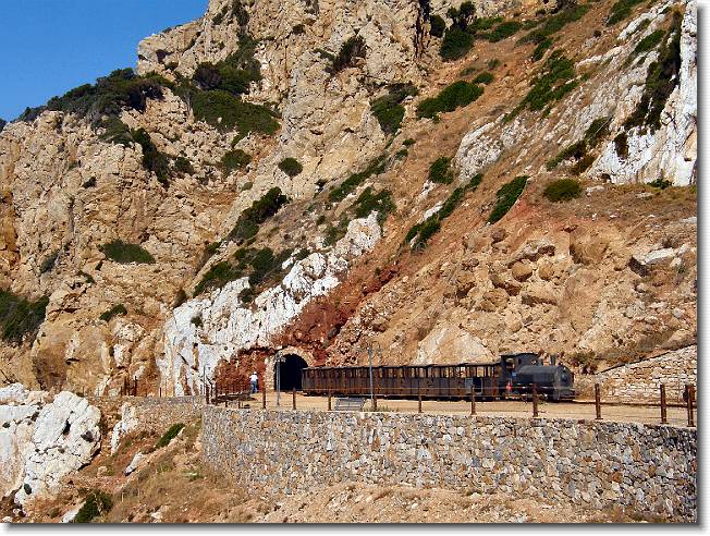 Clicca per scorrere le foto originali ingrandite