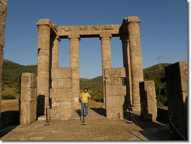 Clicca per scorrere le foto originali ingrandite
