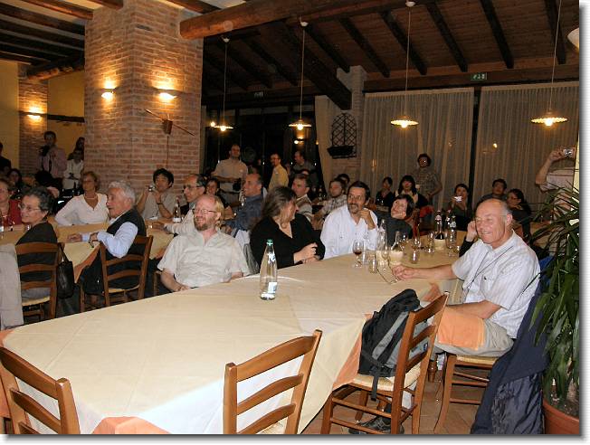 Clicca per scorrere le foto originali ingrandite