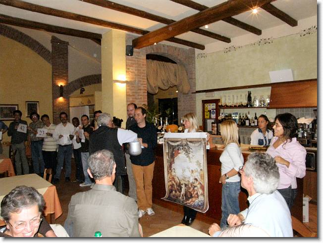 Clicca per scorrere le foto originali ingrandite