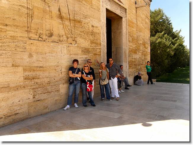 Clicca per scorrere le foto originali ingrandite