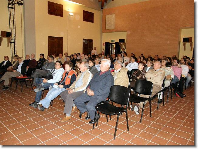 Clicca per scorrere le foto originali ingrandite