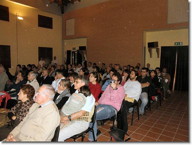 Clicca per scorrere le foto originali ingrandite