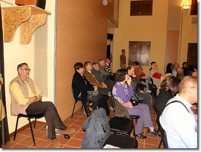 Clicca per scorrere le foto originali ingrandite