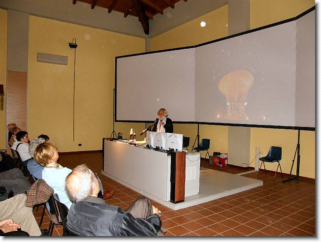 Clicca per scorrere le foto originali ingrandite