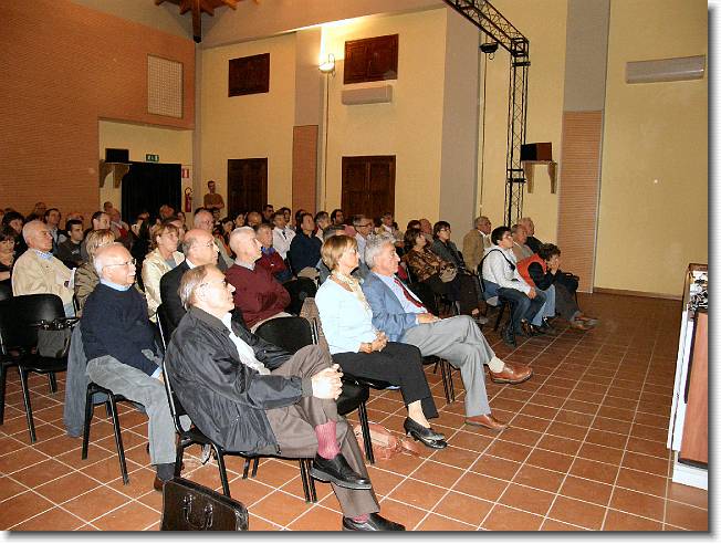 Clicca per scorrere le foto originali ingrandite