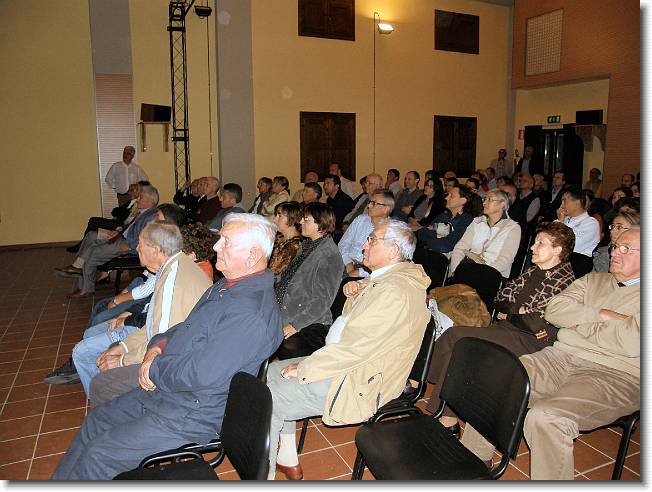 Clicca per scorrere le foto originali ingrandite