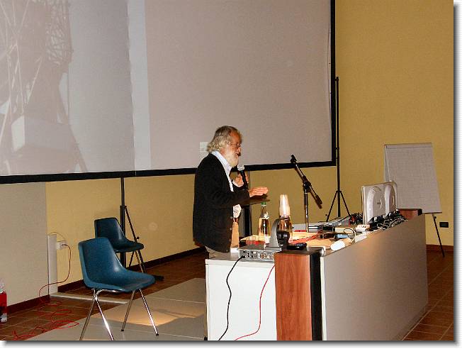 Clicca per scorrere le foto originali ingrandite