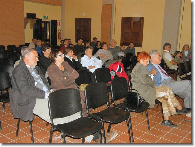 Clicca per scorrere le foto originali ingrandite
