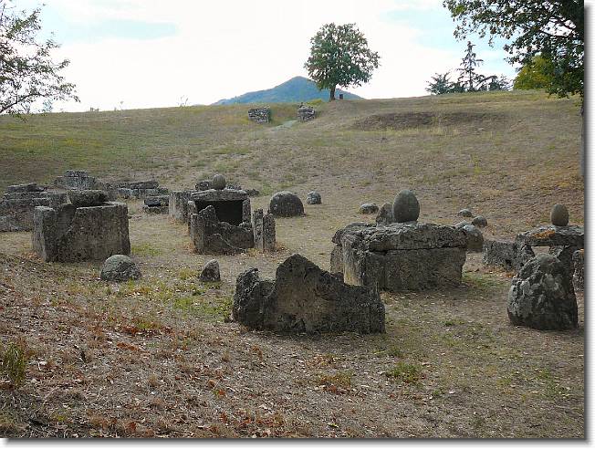 Clicca per scorrere le foto originali ingrandite
