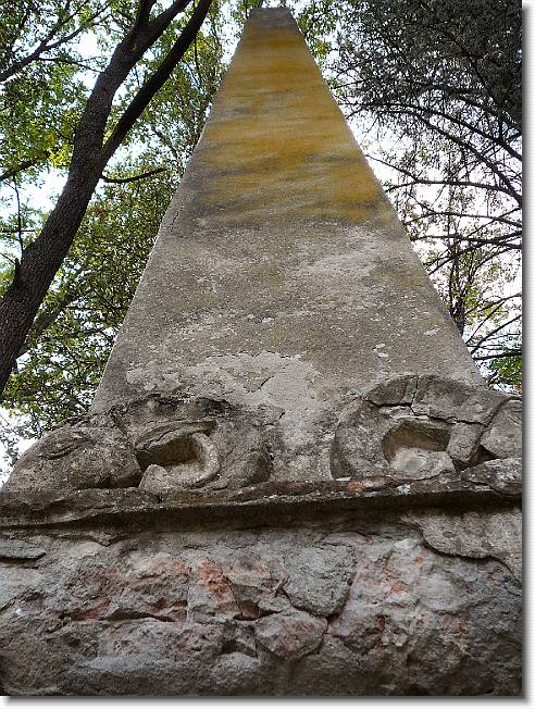Clicca per scorrere le foto originali ingrandite