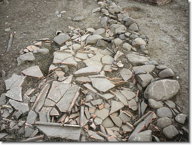 Clicca per scorrere le foto originali ingrandite