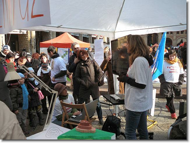 Clicca per scorrere le foto originali ingrandite