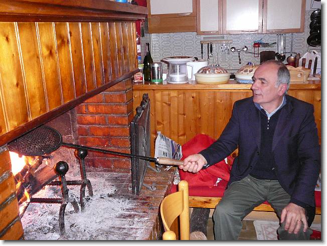 Clicca per scorrere le foto originali ingrandite