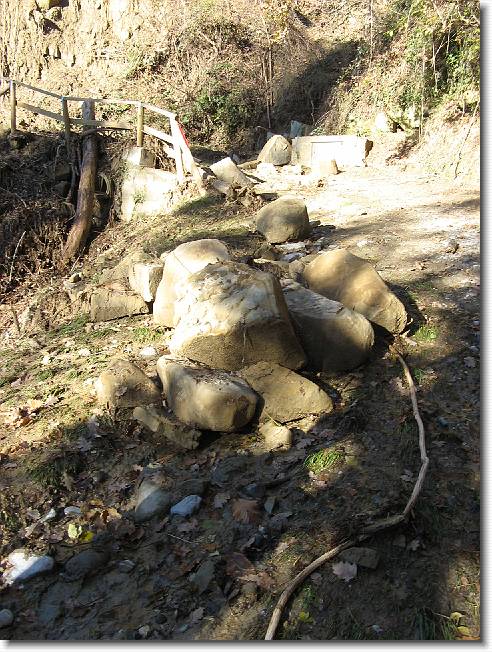 Clicca per scorrere le foto originali ingrandite