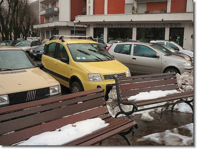 Clicca per scorrere le foto originali ingrandite