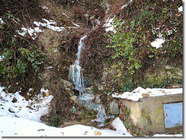 Clicca per scorrere le foto originali ingrandite