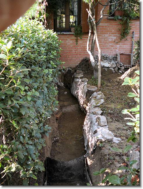 Clicca per scorrere le foto originali ingrandite