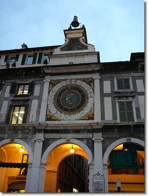 Clicca per scorrere le foto originali ingrandite