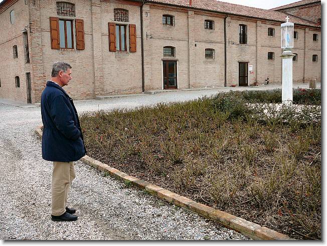 Clicca per scorrere le foto originali ingrandite