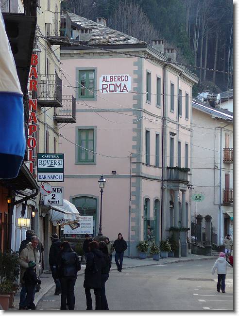 Clicca per scorrere le foto originali ingrandite