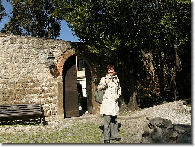 Clicca per scorrere le foto originali ingrandite