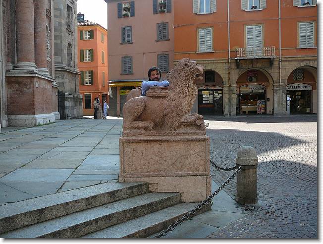 Clicca per scorrere le foto originali ingrandite