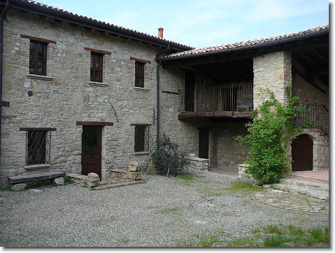 Clicca per scorrere le foto originali ingrandite