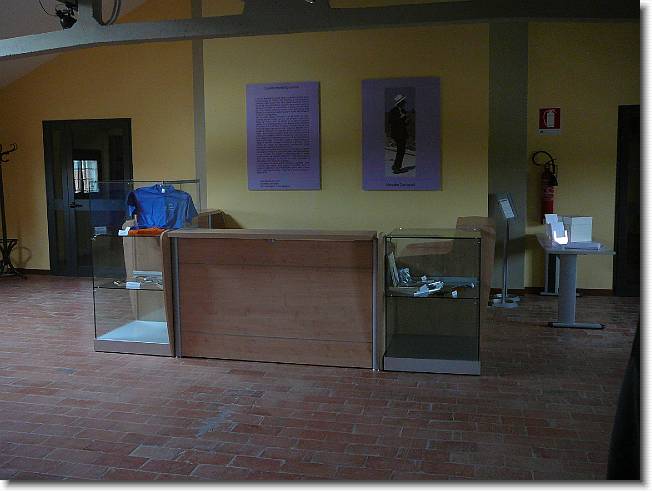 Clicca per scorrere le foto originali ingrandite