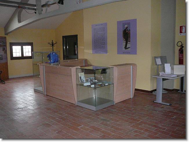 Clicca per scorrere le foto originali ingrandite