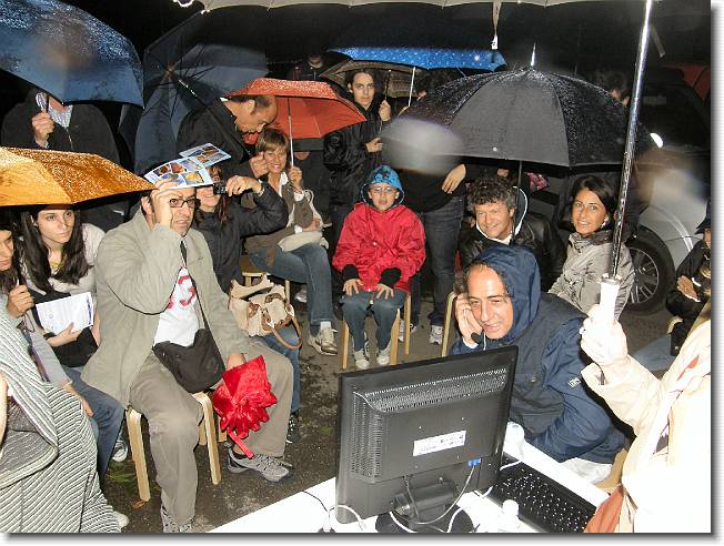 Clicca per scorrere le foto originali ingrandite