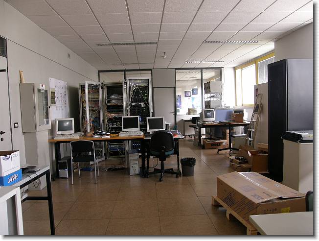 Clicca per scorrere le foto originali ingrandite