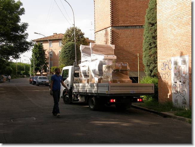 Clicca per scorrere le foto originali ingrandite