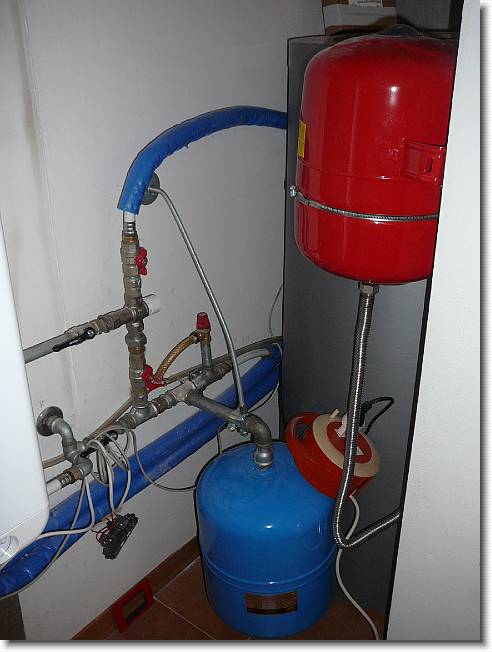 Clicca per scorrere le foto originali ingrandite