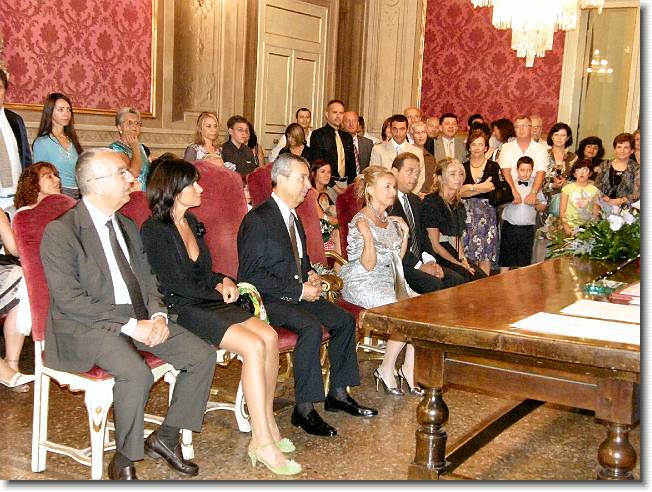 Clicca per scorrere le foto originali ingrandite