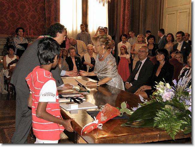 Clicca per scorrere le foto originali ingrandite