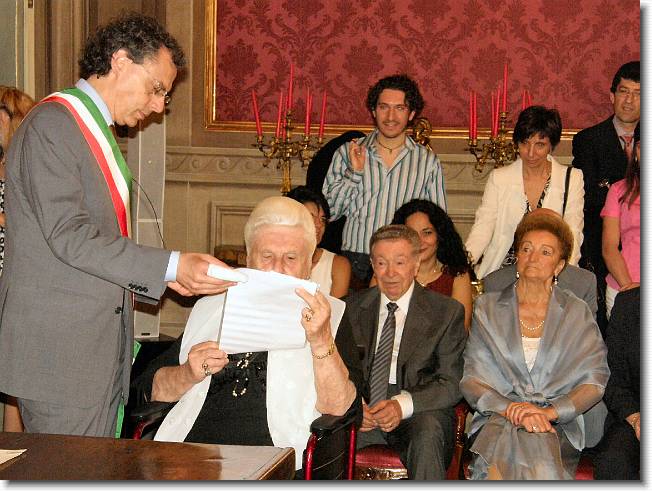 Clicca per scorrere le foto originali ingrandite