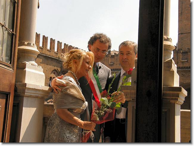 Clicca per scorrere le foto originali ingrandite