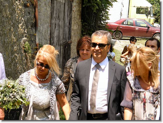 Clicca per scorrere le foto originali ingrandite
