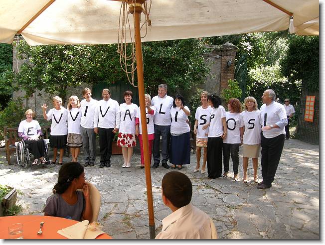 Clicca per scorrere le foto originali ingrandite