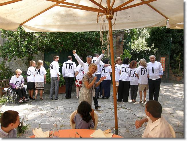 Clicca per scorrere le foto originali ingrandite
