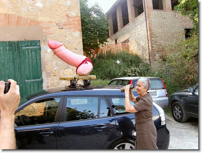 Clicca per scorrere le foto originali ingrandite
